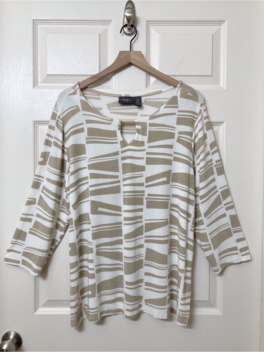 Chico’s Travelers 3 Women’s Tan White Mod Print 3/4 Sleeve Slinky Shirt Top XL